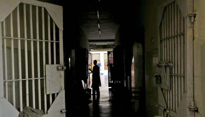 Chhattisgarh: Two undertrials jump 23 feet wall to escape from jail in Jashpur