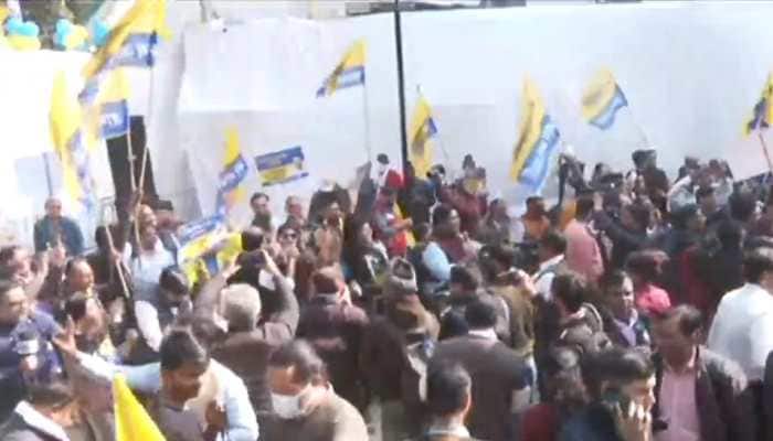 MCD Election Results: ‘AAP hi aayegi,’ says party workers dancing, celebrating at party office - Watch