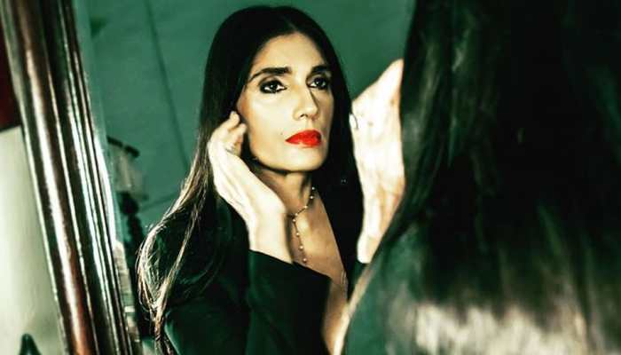 Aashiqui actress Anu Aggarwal was once mobbed by crowd at Marine Drive, says 'people banged my car, there was no driver...'