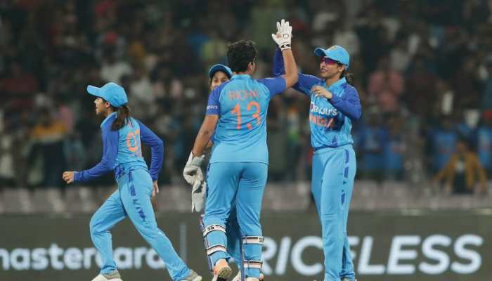 Indian women's team beat Australia in their first-ever Super Over, level series 1-1