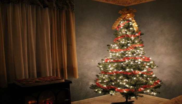Christmas tree decoration: 10 Authentic ways of decorating your Christmas tree this holiday season