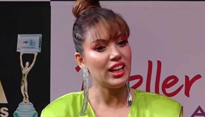 Taarak Mehta actress Munmun Dutta slams media persons, loses her cool saying, &#039;ye behuda comments...&#039; - Viral Video