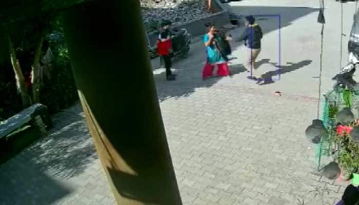 Woman, man ROBBED at gunpoint in Ghaziabad's Loni; probe underway - WATCH video