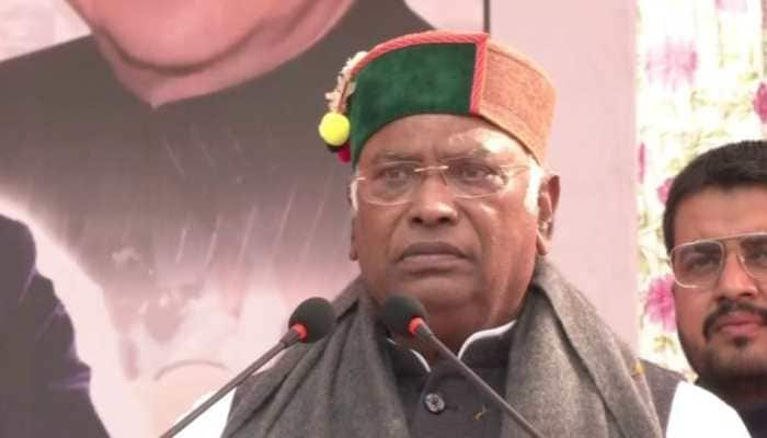 &#039;Laal aankh par cheeni chasma...&#039;: Mallikarjun Kharge takes jibe at Modi govt over Sino-India border row