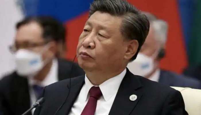 Zero-COVID policy: China&#039;s President Xi Jinping bows down to female protesters