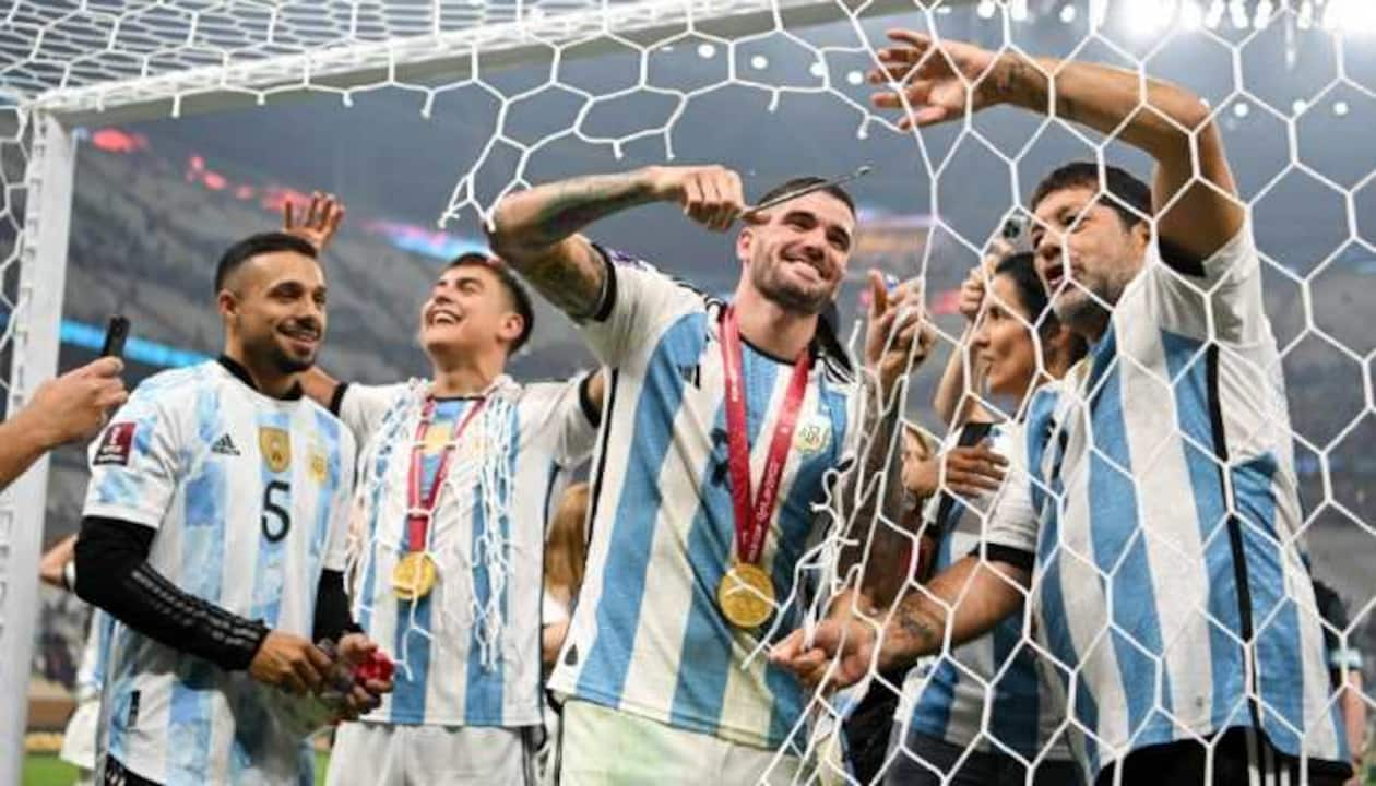 How much money does FIFA World Cup winner get for winning the final? Prize  in store for World Cup 2022 champions, runner-up - The Economic Times