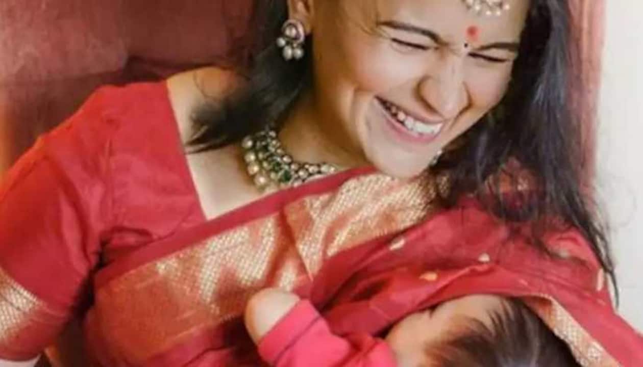 Alia Bhatts morphed pic breastfeeding newborn baby girl Raha goes viral! |  People News | Zee News