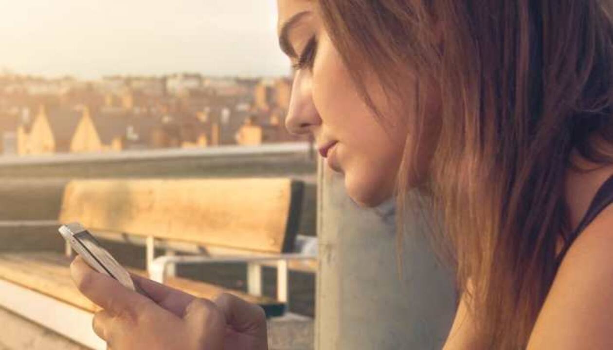 How to keep romance kicking and alive in long-distance relationships - tips  for holiday season | Love, Relationships News | Zee News
