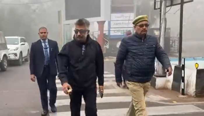 The Kashmir Files director Vivek Agnihotri walks on Delhi streets amid tight security, says &#039;imprisoned in own country&#039; - Watch