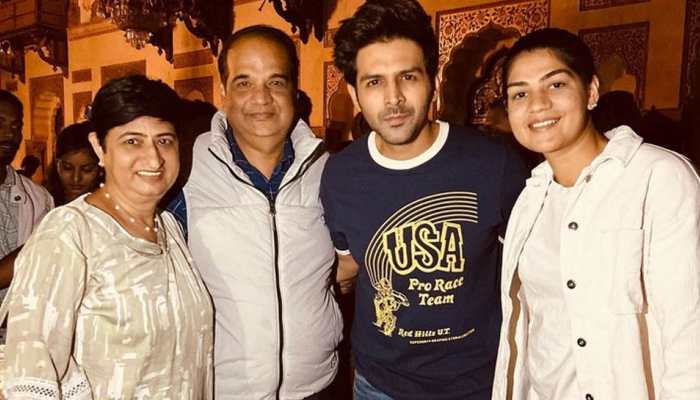 Kartik Aaryan meets Indian cricketer Yastika Bhatia in Gujarat, see fam pic!