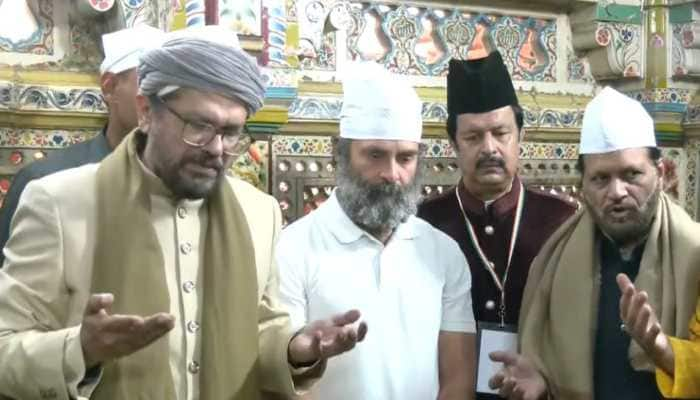 Bharat Jodo Yatra: Rahul Gandhi visits Nizamuddin Dargah in Delhi - Watch