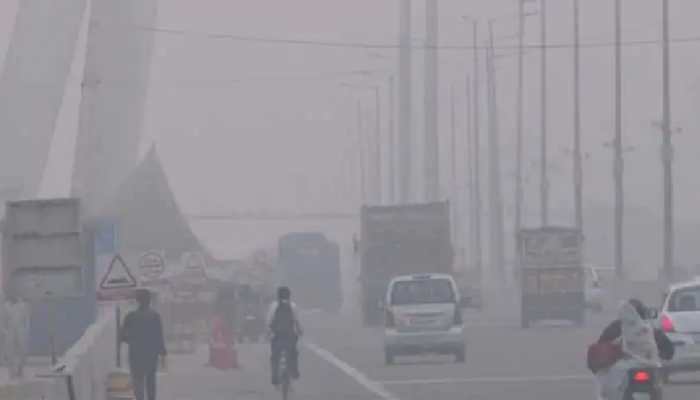 Air quality remains poor in North India, pollution levels high due to deficit rain