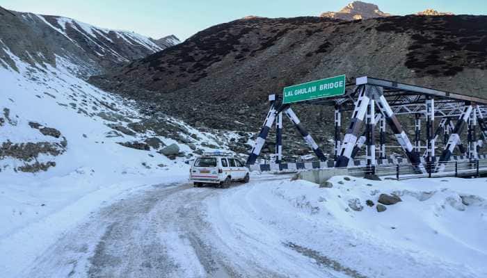 Kashmir valley records coldest night of season, mercury drops to minus 5.6 degrees in Gulmarg