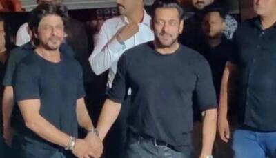 Shah Rukh Khan arrives in style at ‘Bhaijaan’ Salman Khan’s birthday bash, fans call them ‘Karan Arjun’- Watch 