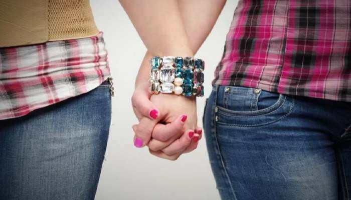 Lesbian woman, having 2 kids, elopes with teenage girl to 'marry', FIR lodged