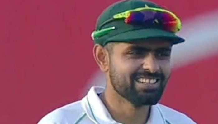 Watch: Babar Azam speaks with Pakistan teammates in &#039;Punjabi&#039;, requests umpires to give next innings DRS now