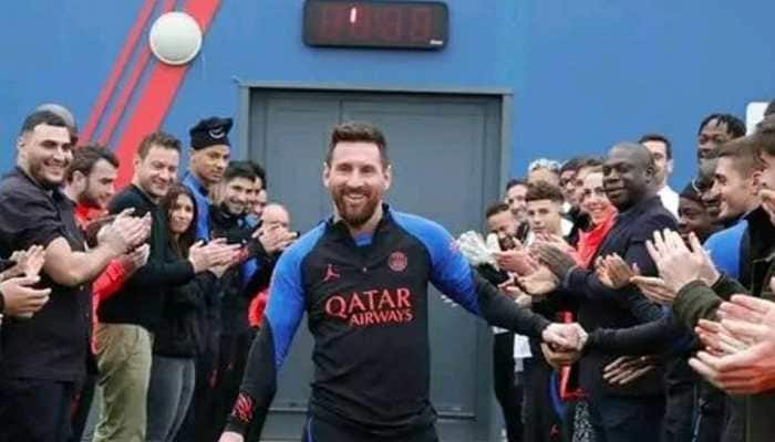 WATCH: World Champion Lionel Messi receives &#039;Guard of Honour&#039; from PSG