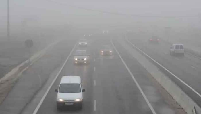 Vehicles pile up on Agra-Kanpur highway due to dense fog, several injured