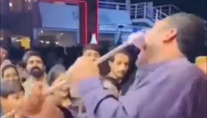 Seen Turkish ice-cream vendors teasing customers? It went horribly wrong this time - Watch