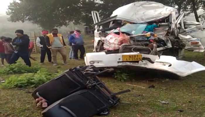 Vehicle carrying pilgrims collides with truck in Assan's Dharamtul, 3 dead