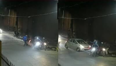 Delhi shocker: Four bike-borne robbers shoot man, loot Rs 5 lakh - Watch