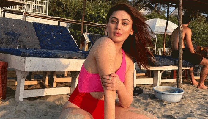 Kanta Laga girl Shefali Jariwala breaks the internet in black monokini, netizens spot bruises on her wrist