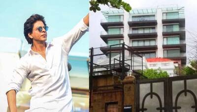 #AskSRK: 'Pathaan' gives hilarious reply to fan waiting outside Mannat to catch his glimpse