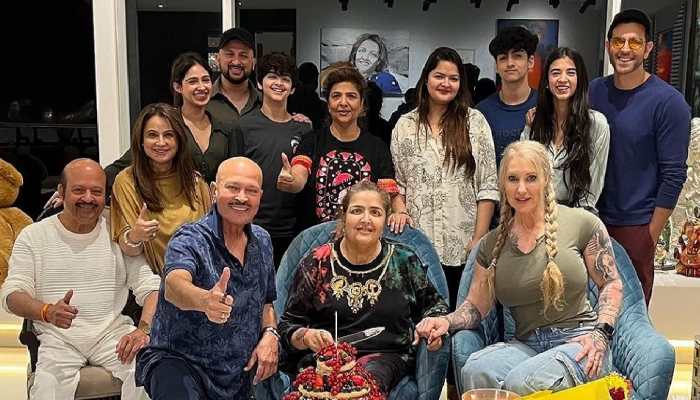Rumoured lovebirds Hrithik Roshan, Saba Azad join family on Sunaina Roshan's birthday, check out pics