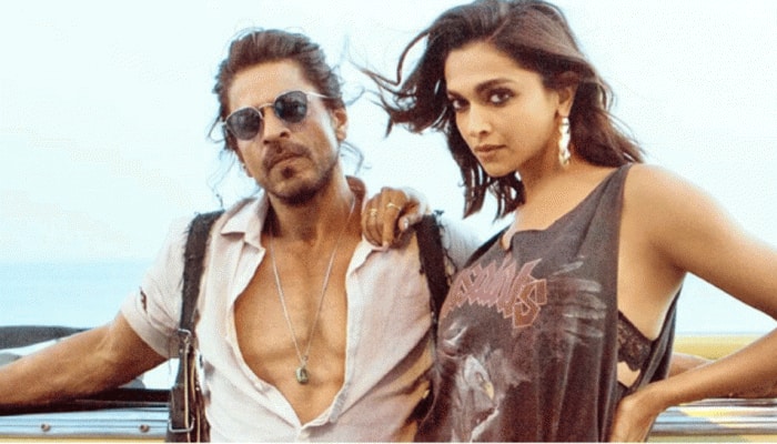 Pathaan: Fans Celebrate Shah Rukh Khan's Comeback, Turn Theatres to Dance Halls, Watch Video