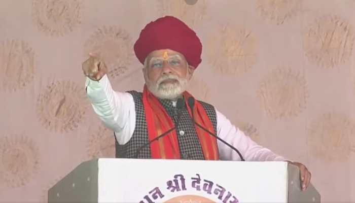 PM Modi&#039;s Poll Pitch in Rajasthan; Says Centre Working to Empower Every Section of Society