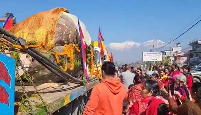 Watch: Devotees Touch, Offer Flowers to 350-Tonne Stones Enroute to Ayodhya From Nepal for Ram-Sita Idols