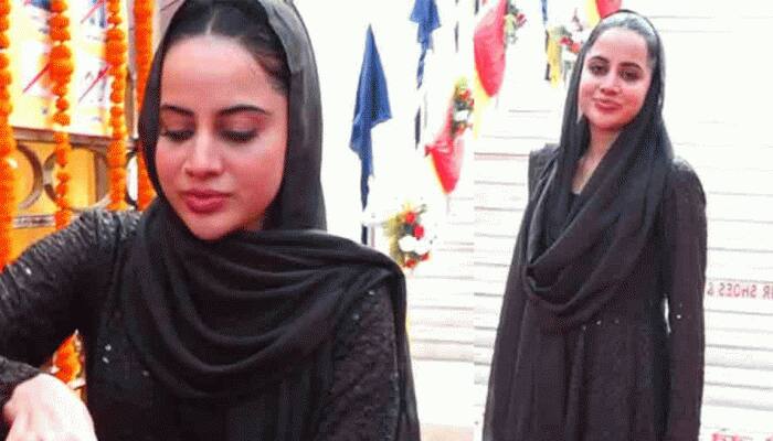 Days After Shocking Fans With Cone-Shaped Dress, Urfi Javed Takes Blessings at Gurdwara, Distributes Prasad