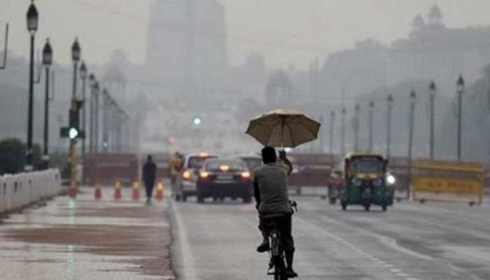 Weather LIVE:Temperature Drops in Delhi-NCR, No Relief From Rain Tomorrow Also