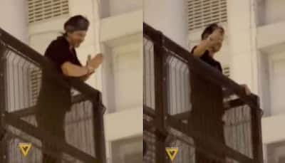 Shah Rukh Khan Performs ‘Jhoome Jo Pathaan’ Hook Step, Gives Flying Kisses to Fans Outside Mannat- Watch 