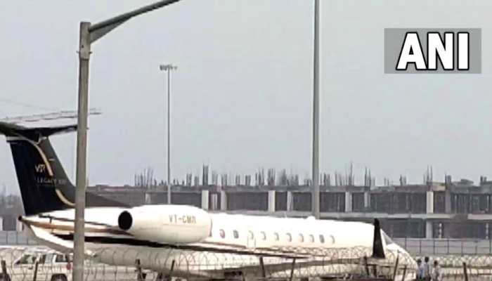 Andhra Pradesh CM Jagan Mohan Reddy&#039;s Flight Makes Emergency Landing at Gannavaram airport