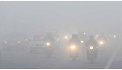 Dense fog Engulfs Delhi-NCR, Morning Visibility Affected