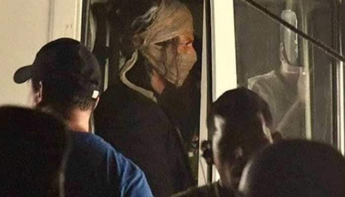 Shah Rukh Khan’s Look With Bandages on Face From the Sets of ‘Jawan’ Breaks Internet- See Viral Pic 