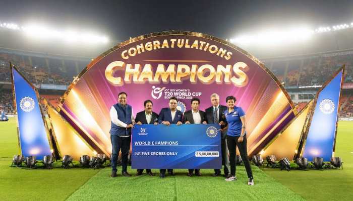 Sachin Tendulkar Delivers Inspirational Speech to India U19 Women T20 World Champs, WATCH