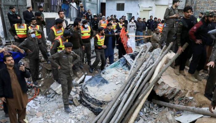 Pakistan Blast: Peshawar Mosque Bomber who Killed Over 100 Wore Police Uniform; Cops Admit Security Lapse