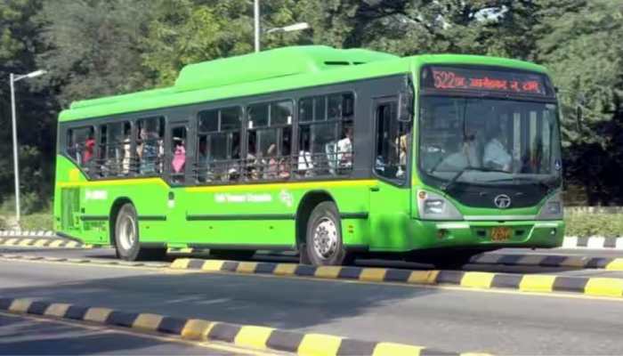 Delhi: DTC Bus Driver Rams Into Subway Crossing to Avoid Deadly Collision With Car