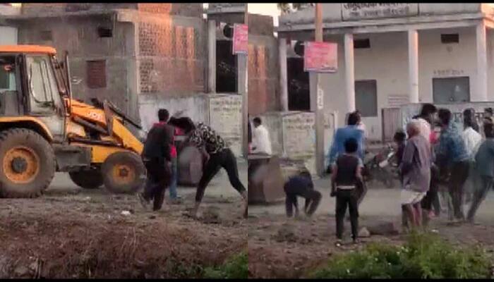 Villagers Pelt Stones at Bulldozer During Anti-Encroachment Drive in MP's Ujjain; 8 Policeman Injured