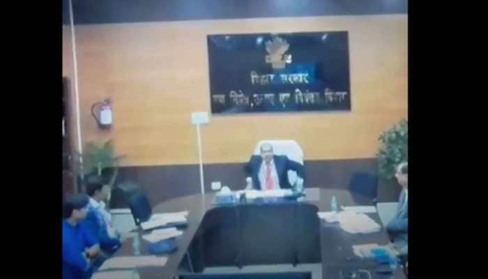 WATCH: Another Video of Bihar IAS Officer Abusing Colleagues Goes Viral