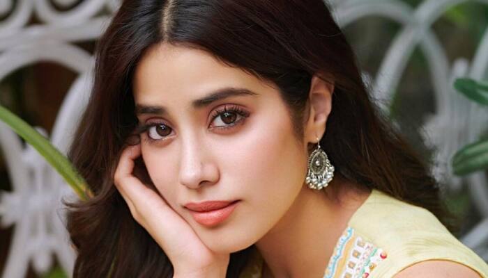 Janhvi Kapoor Feels Heartbroken when Anonymous People tell her 'Acting Nahi Aati... Nepotism Ki Bachchi'