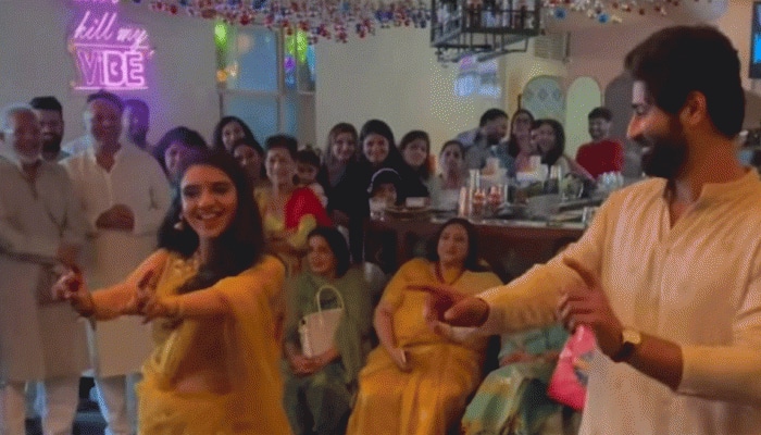 Viral Video: Pregnant Woman Dances to Maan Meri Jaan at her Baby Shower, Netizens react 