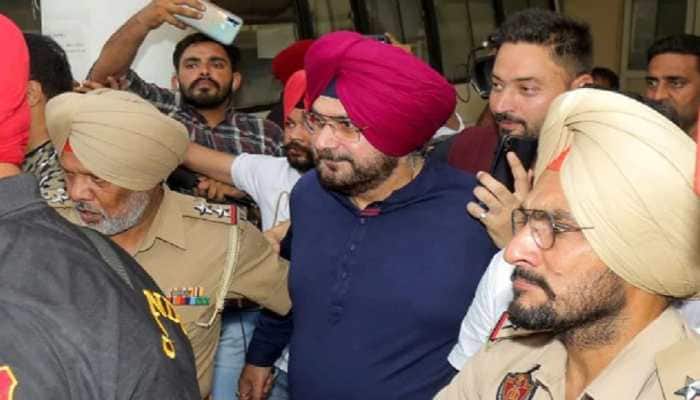 Trouble Mounts for Navjot Singh Sidhu, Punjab Govt Removes Home Security of Congress Leader From Patiala Kothi