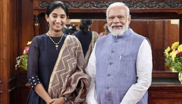 &#039;Aiyyo!&#039;, Says PM Modi After Meeting Insta Influencer Behind Viral Layoff Video