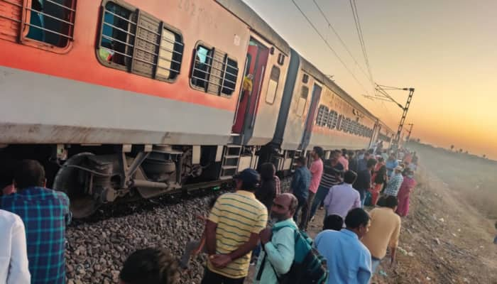 Godavari Express Derails in Telangana, no Casualties Reported