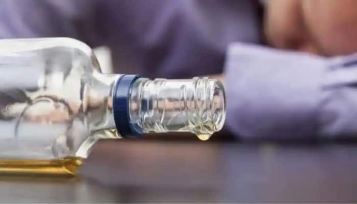 UP man Dies After Taking up Challenge to Drink Three Quarters of Desi Liquor in 10 Minutes