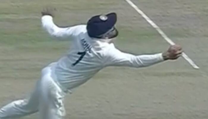 IND vs AUS 2nd Test: Usman Khawaja in Shock as KL Rahul Takes Stunning Catch to Help Ravindra Jadeja Complete 250 Test Wickets - WATCH