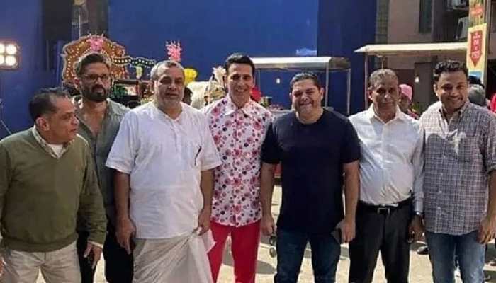 Hera Pheri 3 First Pic Out, Akshay Kumar, Suniel Shetty, Paresh Rawal Pose in Leaked Photo